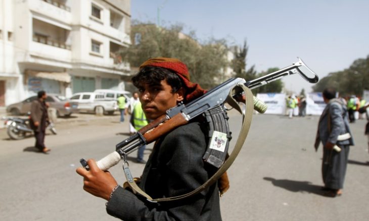 طرفا حرب اليمن يتبادلان الاتهام بمهاجمة محطة لضخ النفط