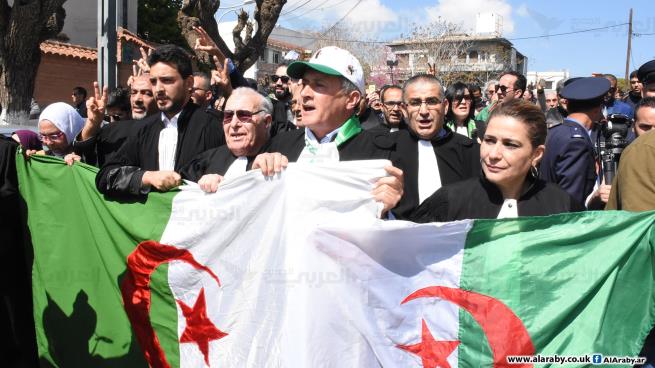حرب بيانات بين محاميّ الموالاة والحراك الشعبي في الجزائر