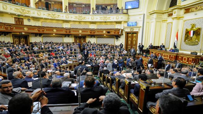 برلمانيو مصر وكورونا: تبرع لصندوق السيسي وغرامات على المواطنين