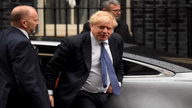 نقل رئيس الوزراء البريطاني للعناية المركزة بعد تدهور حالته