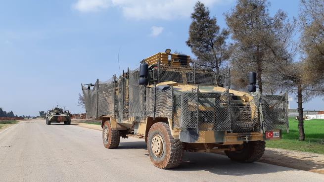 الجيش التركي يواصل تعزيز قواته في ريف إدلب