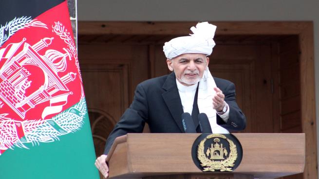 الأزمة السياسية الأفغانية: غني يناور مستغلاً التفاوض مع "طالبان"