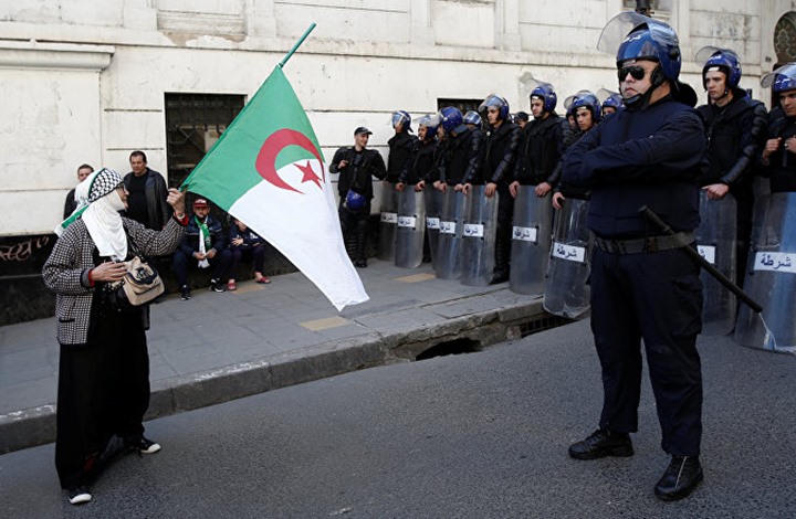 الجزائر تشدد عقوبة مس النظام العام.. ومخاوف على الحريات