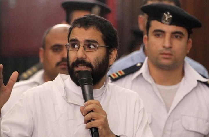أسرة علاء عبد الفتاح تحمل السلطات المصرية مسؤولية سلامته