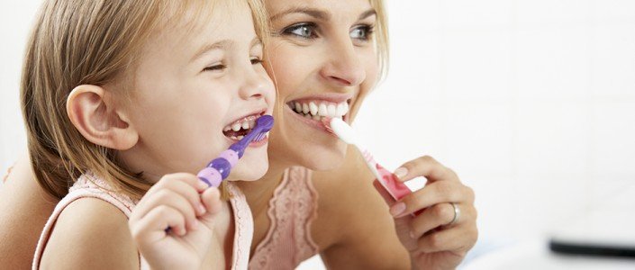 تسوس الاسنان عند طفلك: كوني دواءه .لا تتسببي بدائه