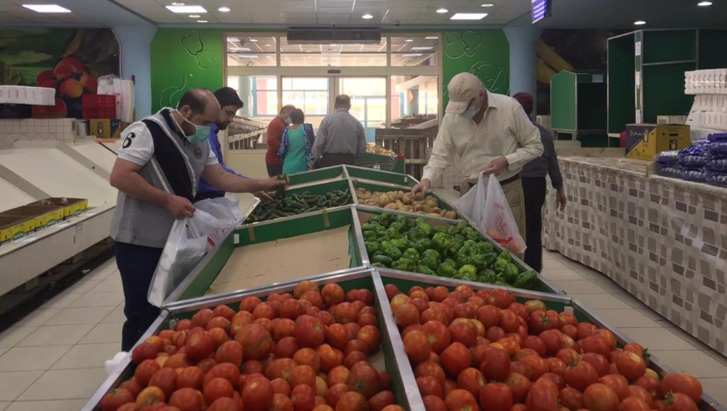 أغلبية الخضار والفاكهة في السوق المحلي بالكويت مستوردة (الجزيرة نت)