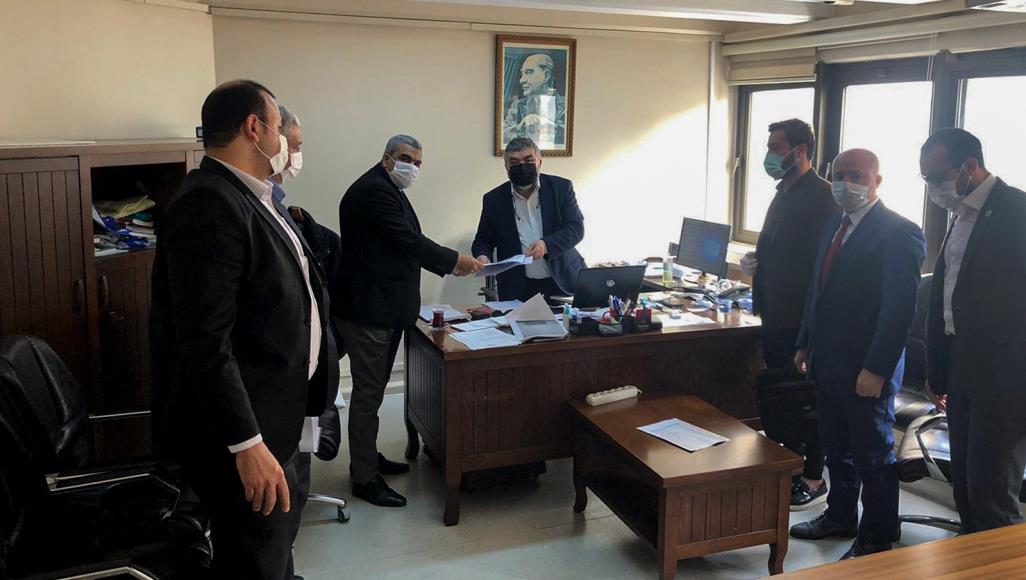 لقاء سابق نظمه اتحاد الجمعيات العربية في تركيا لأطباء سوريين وعرب مع مديرية صحة إسطنبول (الجزيرة نت)