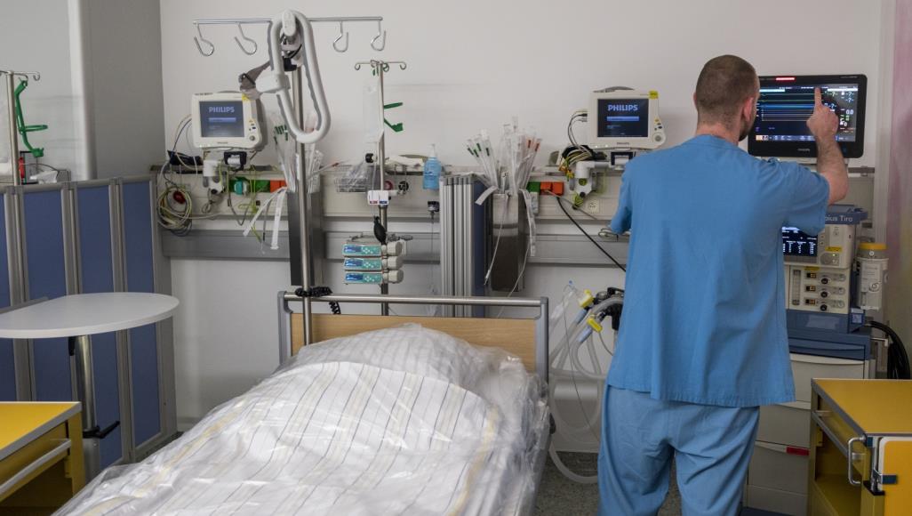 ألمانيا تستثمر الوقت لمضاعفة عدد الأَسِرّة في المستشفيات لمواجهة وباء كورونا (غيتي)