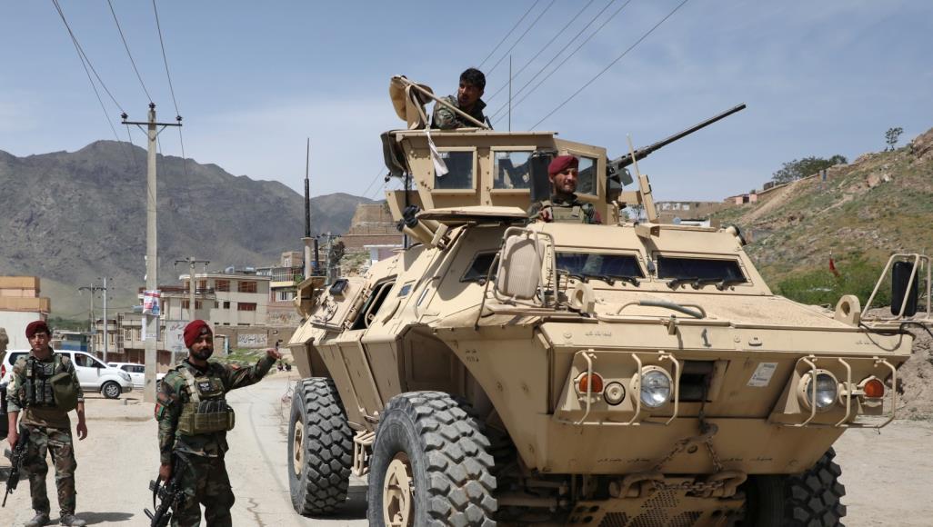 أفغانستان أحد البلدان التي تشهد اشتباكات متواصلة رغم تفشي جائحة كورونا (رويترز)