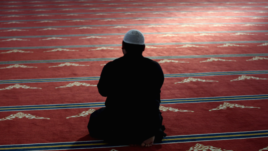 هيئة كبار العلماء بالسعودية توصي المسلمين بالصلاة في منازلهم خلال رمضان