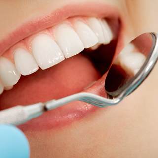 عدم الحفاظ على صحة الفم والأسنان