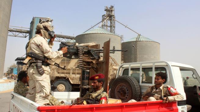 توتر في الحديدة اليمنية يُنذر بانهيار "هدنة هشة"