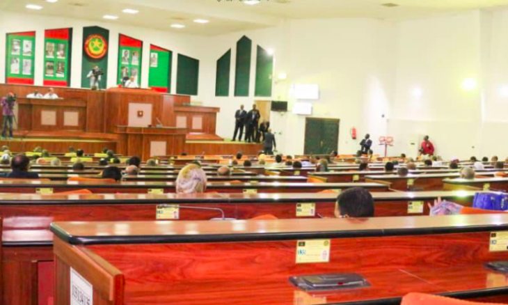 البرلمان الموريتاني ينعقد بخمس أعضائه