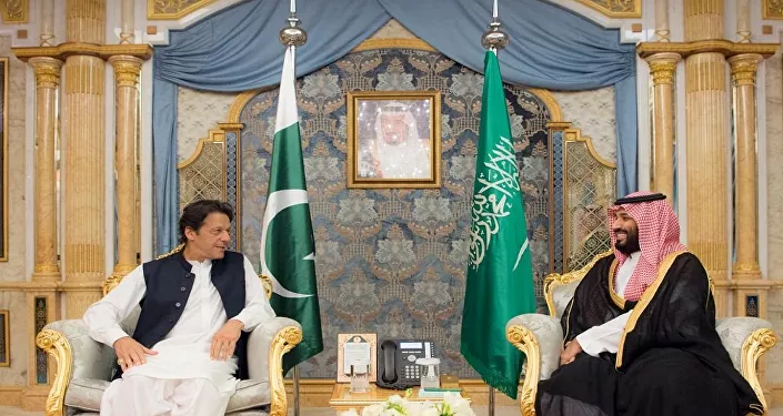 ولي العهد السعودي الأمير محمد بن سلمان يستقبل رئيس وزراء باكستان عمران خان