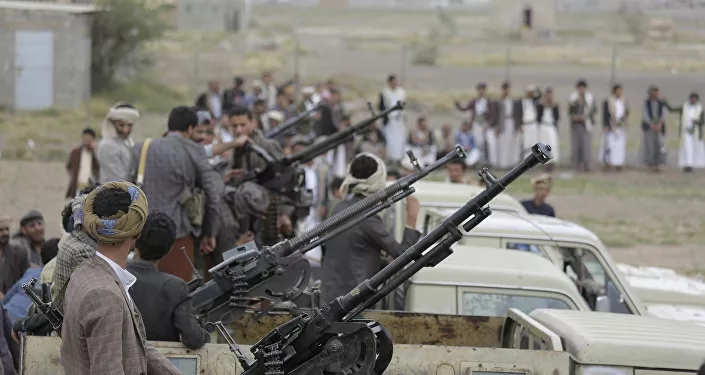 مقاتلون تابعون لجماعة أنصار الله الحوثيين في اليمن