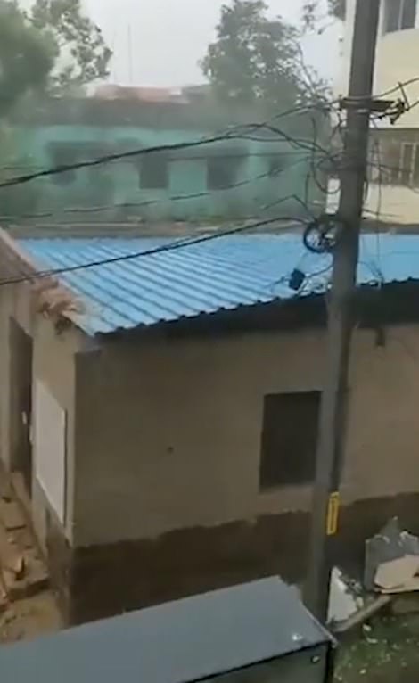 Moments as the roof was ripped off by Cyclone Fani