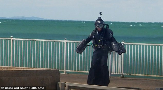 Maverick British inventor Richard Browning has hand-delivered a letter to the Isle of Wight by donning his jet-powered suit