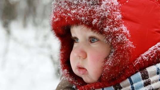 كيف  نجنب  الأطفال  برد  الشتاء