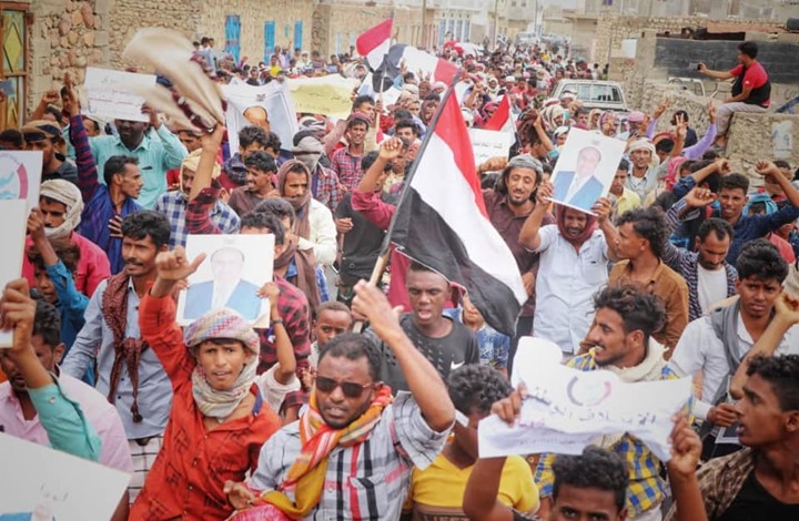 مسؤول يمني يدعو لمقاومة "احتلال" الإمارات لسقطرى وطردها