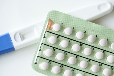 حبوب  منع  الحمل  بين  الفوائد والمخاطر  المحتملة