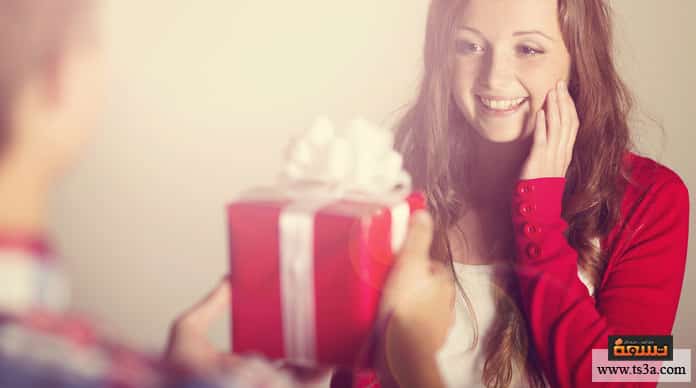 هدية رومانسية كيف تختار هدية رومانسية للزوجة؟