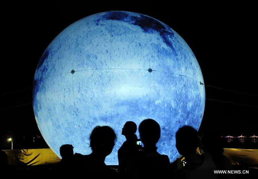نتيجة بحث الصور عن ‪China artificial moon‬‏
