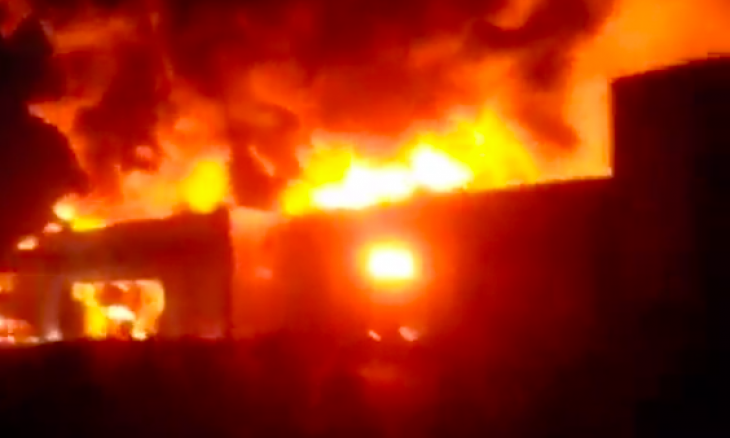 اندلاع حريق كبير في مصنع قرب العاصمة الإيرانية- (فيديو)