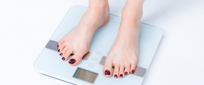 أسباب زيادة الوزن بعد سن الأربعين لدى النساء