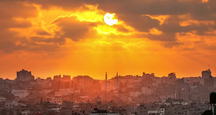غروب الشمس في مدينة غزة، قطاع غزة، فلسطين 15 مايو/ أيار 2018