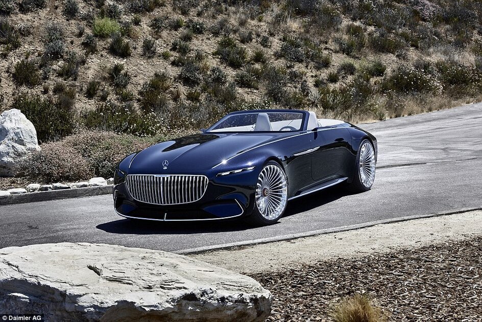 The massive chrome-plated grille is similar to that of the Vision Mercedes-Maybach 6 coupe showcased 12 months earlier