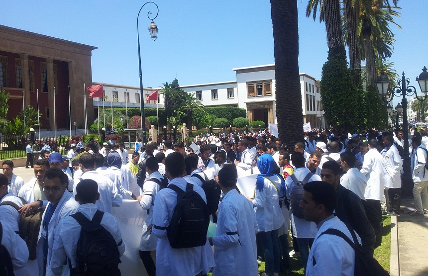 بعد انتهاء أزمة الأساتذة المتدربين.. 10.000 إطار تربوي يبدؤون احتجاجاتهم من أجل الإدماج