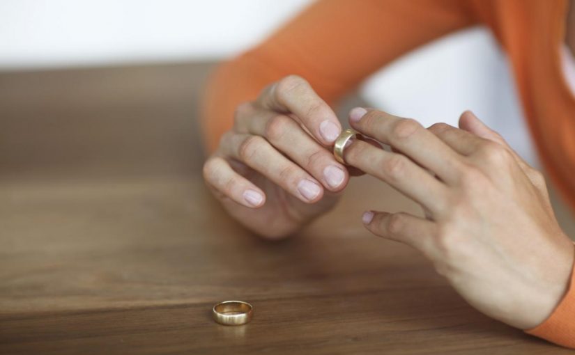 سلبيات وايجابيات الطلاق