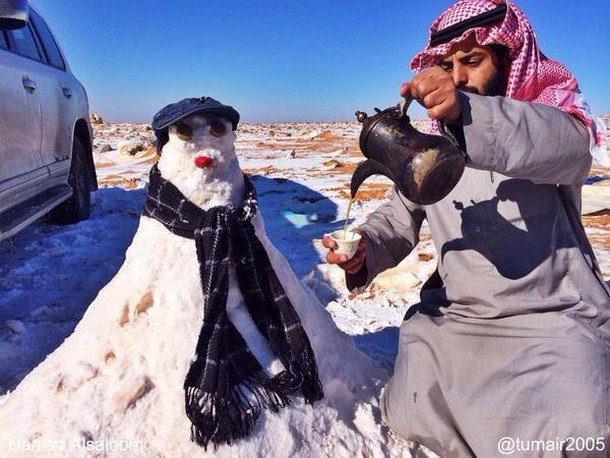 صور مضحكة سعوديين مع رجل الثلج