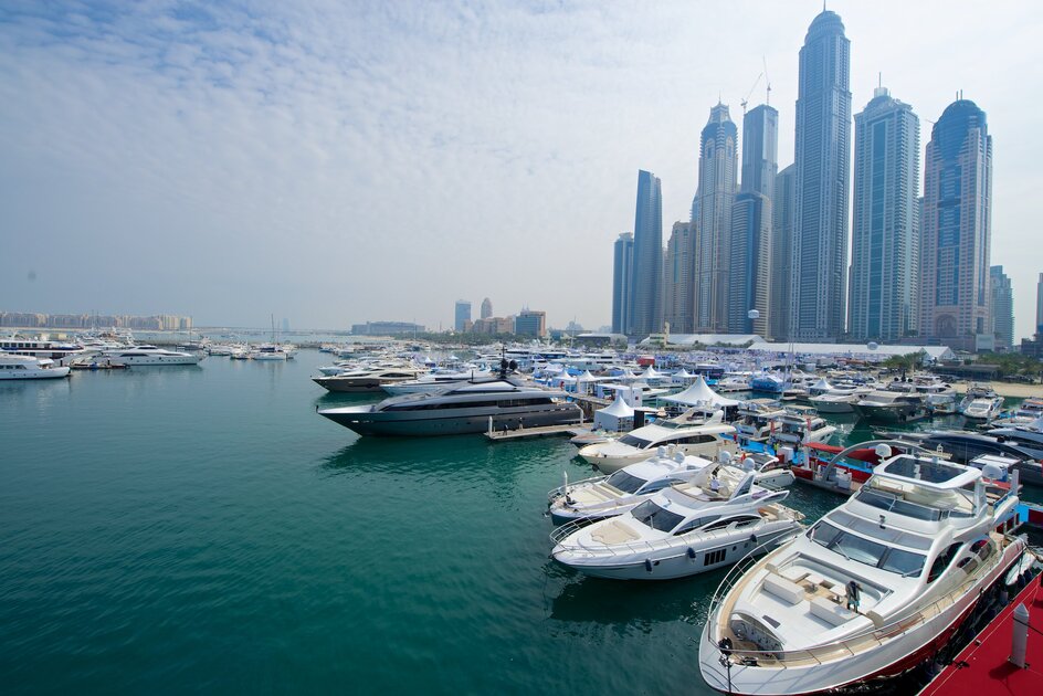 دبي العالمي للقوارب مع 430 قارب