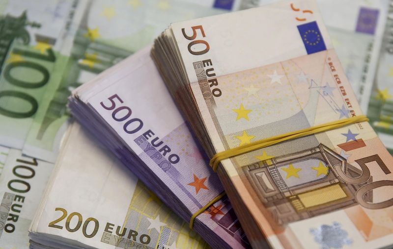بنك المغرب: انخفاض الدرهم مقابل الأورو وارتفاعه مقابل الدولار