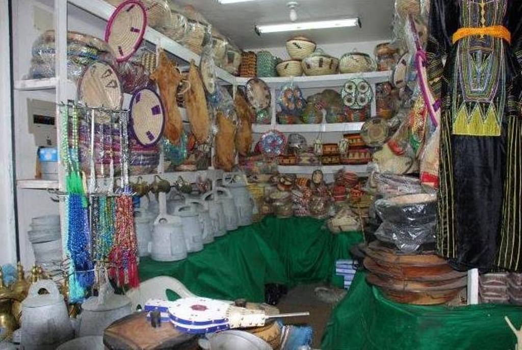 محلات الحرف اليدوية في سوق الثلاثاء