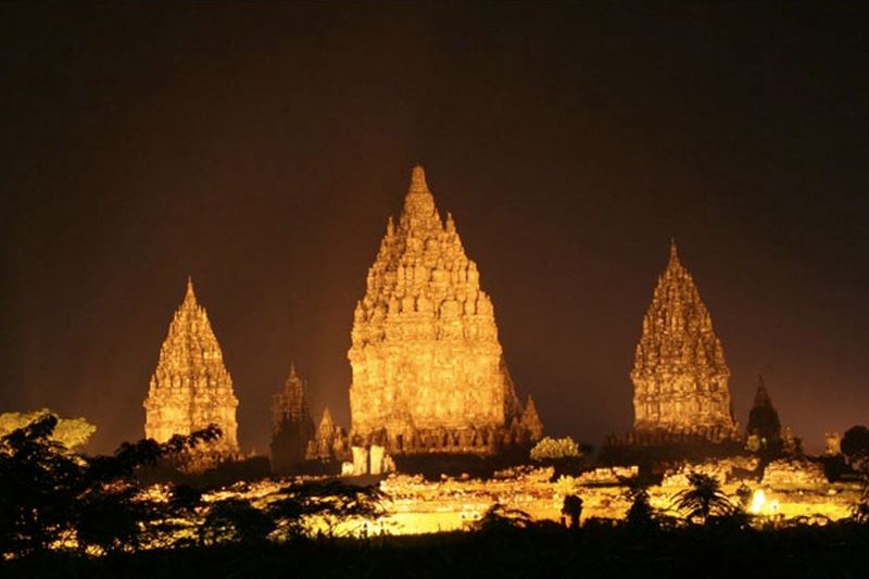 معبد برمبانان في الليل