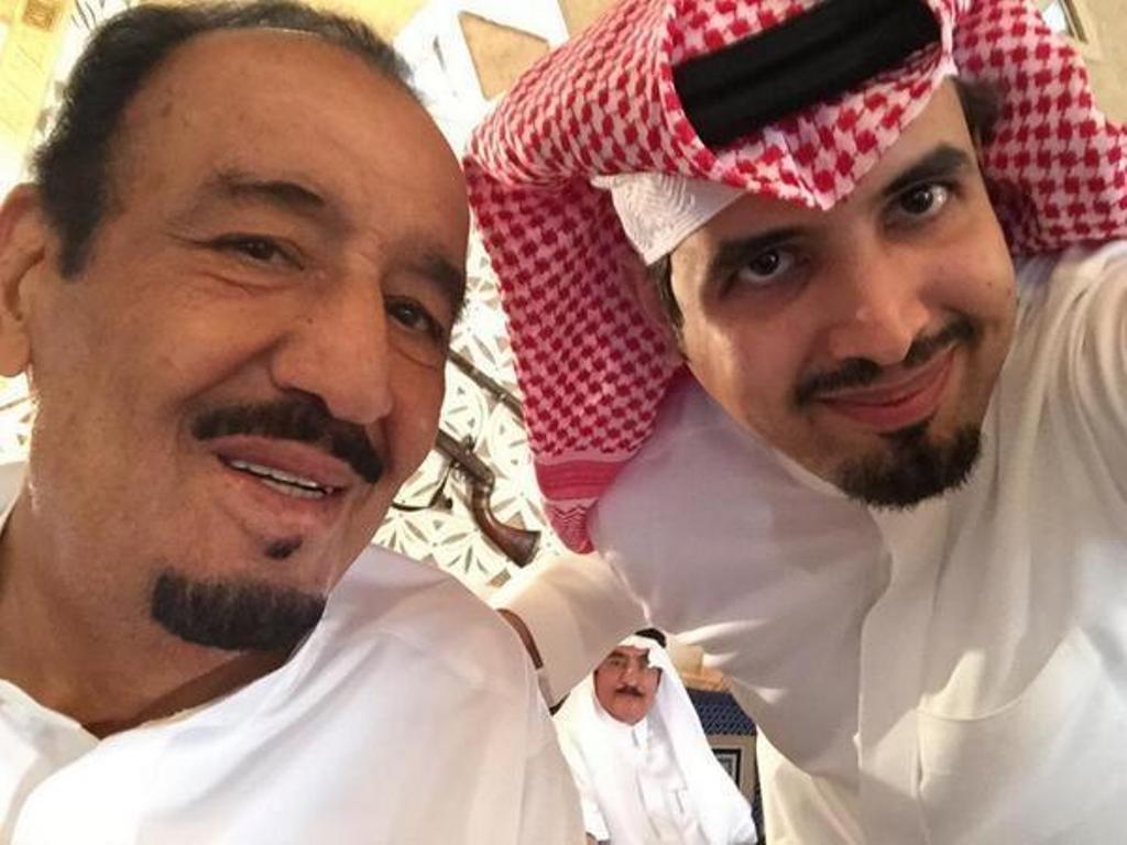 سيلفي للملك سلمان بن عبدالعزيز وابنه الامير سعود