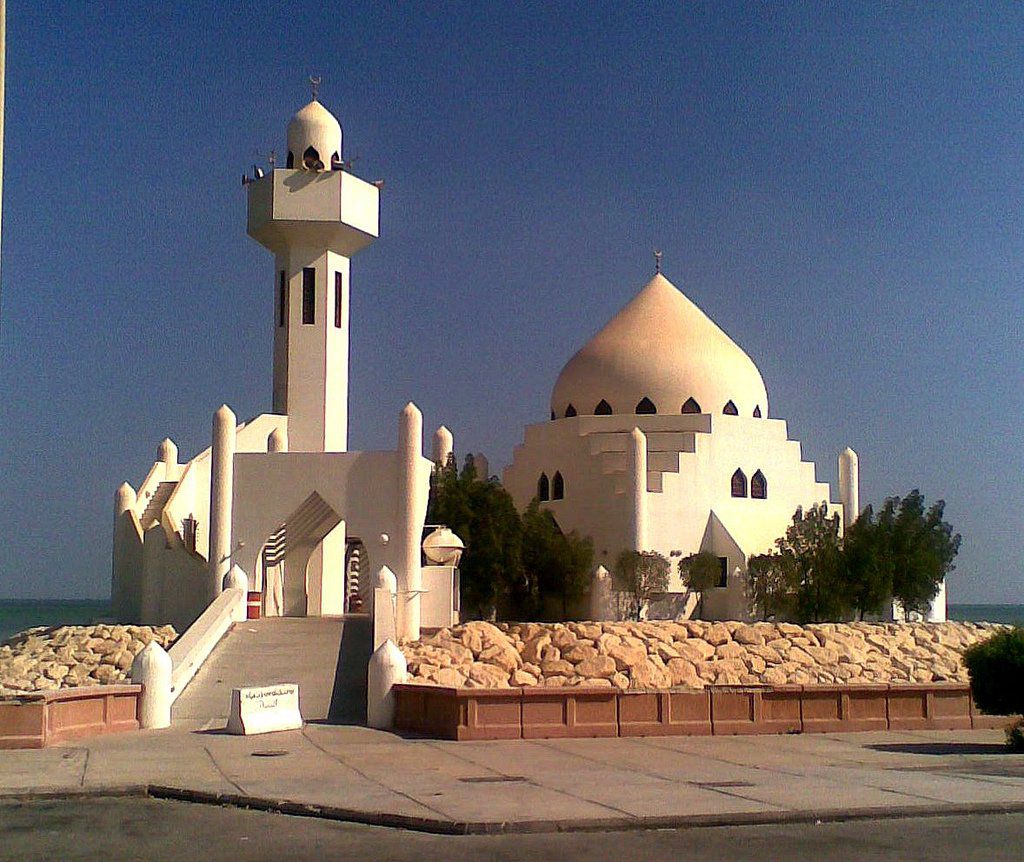 مسجد في منطقة الكورنيش في الخبر