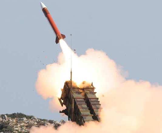 باتريوت السعودي يتصدى لصاروخ سكود الحوثي