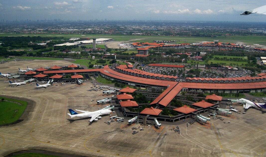 مطار سوكارنو هاتا الدولي