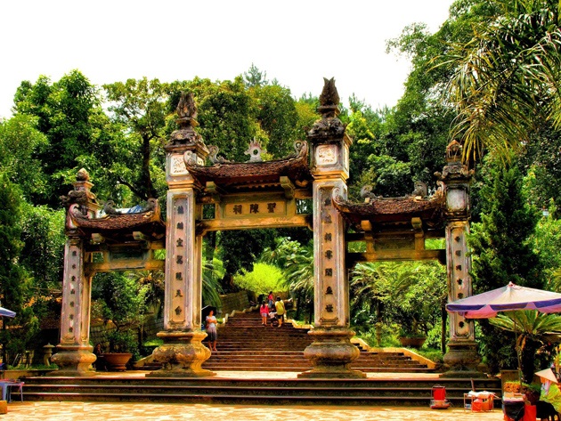 Thuong Temple Door