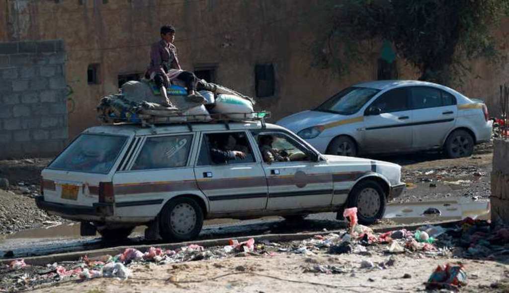 اليمنيون ينزحون هربا من المواجهات العسكرية
