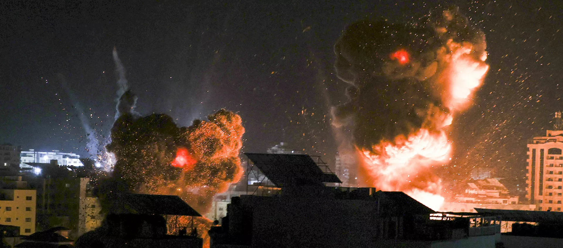الطيران الحربي الإسرائيلي يقصف غزة 18 مايو - سبوتنيك عربي, 1920, 26.05.2021