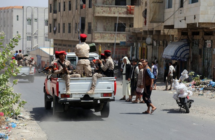 اشتباكات بتعز بين قوات يمنية ومسلحين.. "فوضى أمنية"