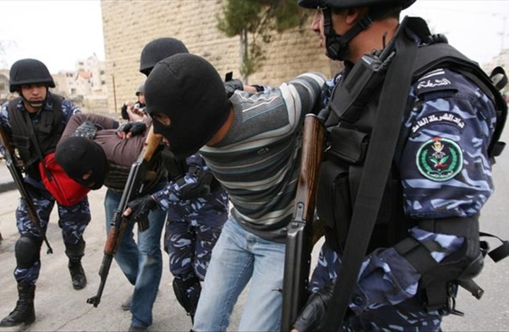 تقرير يرصد مئات الانتهاكات لأمن السلطة بالضفة الغربية