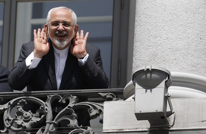 ظريف يعتذر للشعب الإيراني ويطلب العفو (شاهد)