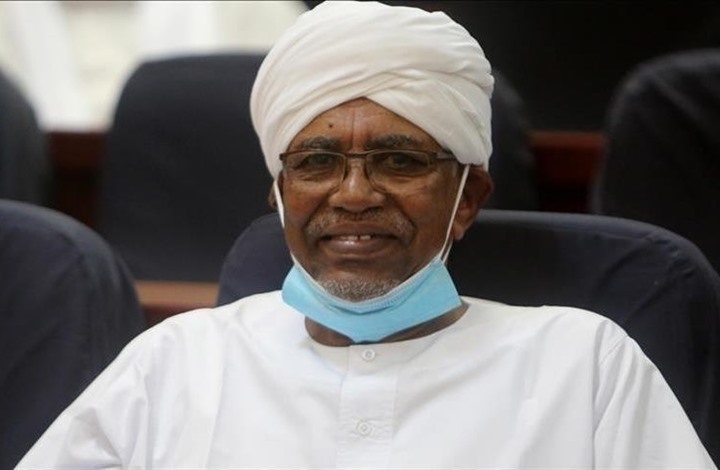 إسلامي سوداني لـ"عربي21": تسليم البشير للجنائية انتحار سياسي