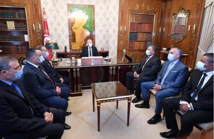 الرئيس التونسي يقيل رئيسي الأمن والحرس الوطني