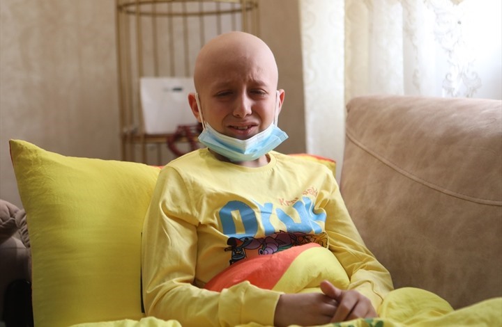 طفل فلسطيني مصاب بالسرطان يروي لحظة اعتقال والده (صور)